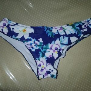 Floral bikini cheeky bottoms size small
